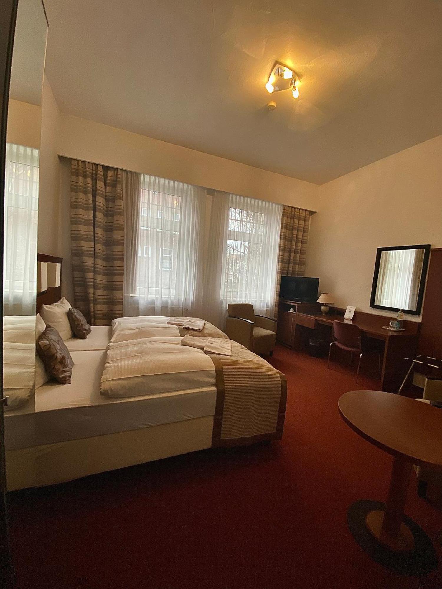 Hotel Boizenburger Hof ภายนอก รูปภาพ